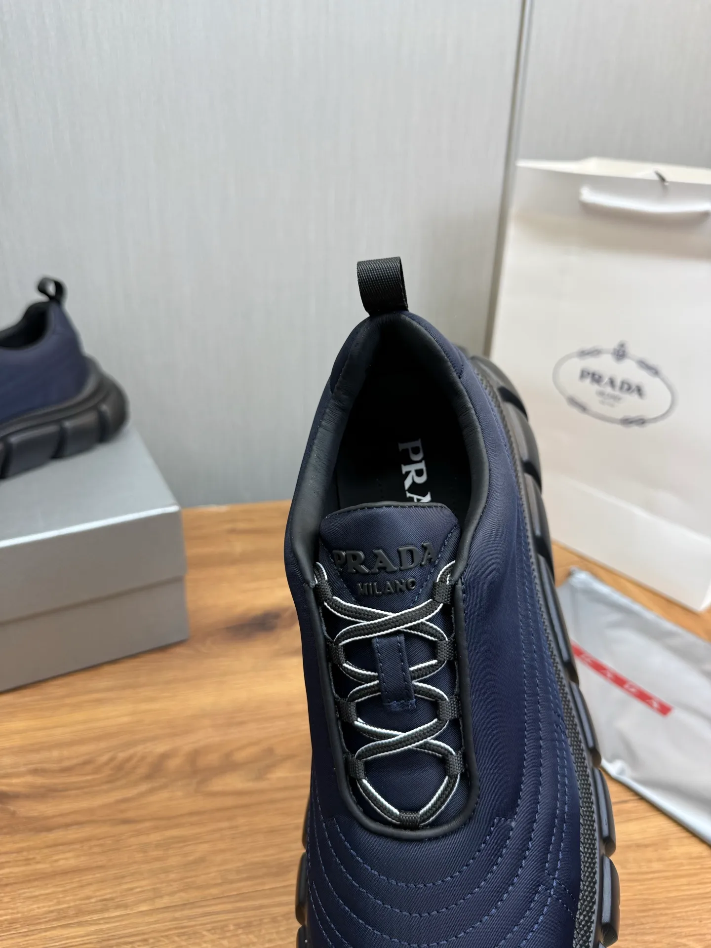 Men's shoes 💰580💰 [PRADA] Men's shoes are popular in the counter, official website synchronization, 1 high-quality shipment ✔️Imported waterproof fabric + cowhide lining, 1🆚1 replica, original sole, 38-45 (45 customized, non-refundable)
